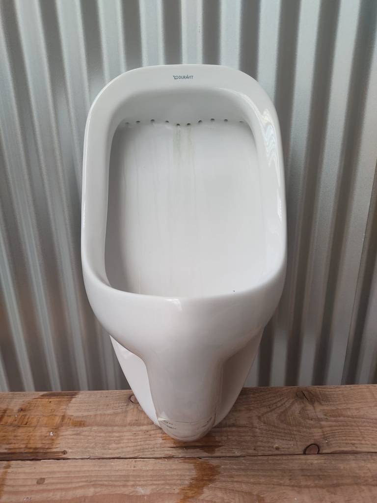 Urinoir en céramique