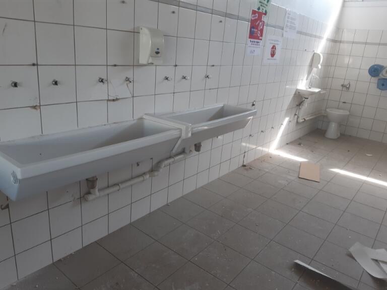 Lavabo collectif 