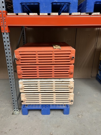 [8.1.381-010] Radiateur fonte 88x88x23 6 colonnes 16 éléments