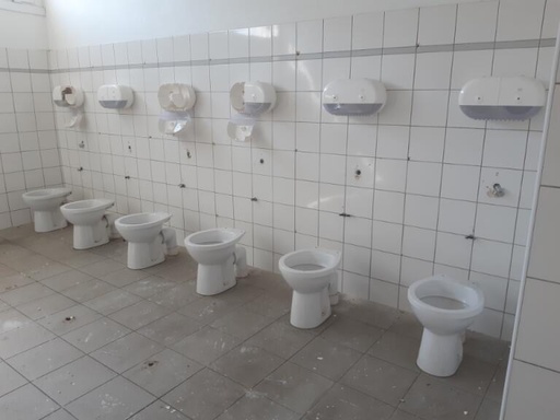 [9.3.423-002] WC  sur pied sans réserve 48cm