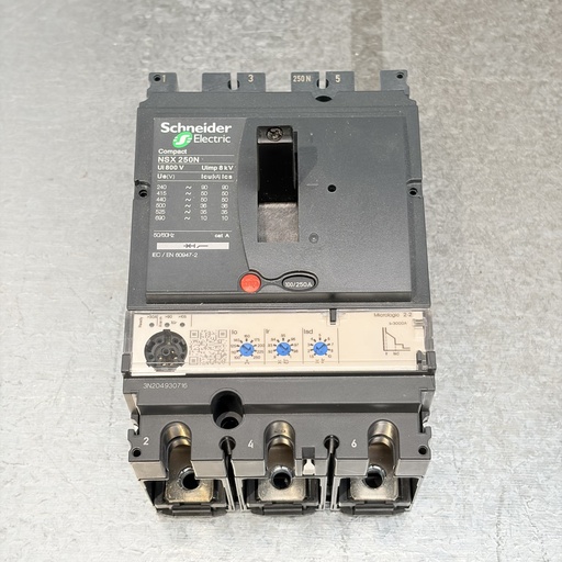 [10.7.491-011] Disjoncteur 3P sans déclencheur