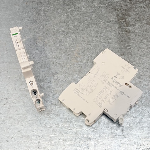 [10.7.491-014] Contact signal défaut testeur