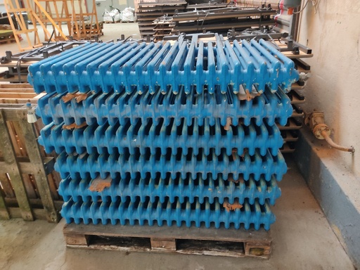 [8.1.381-001] Radiateur en fonte 118 x 72,5 x 15