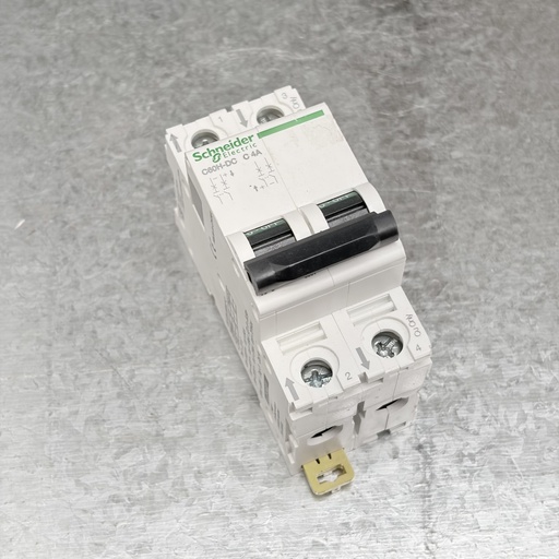 [10.7.491-007] Disjoncteur 2P 4A